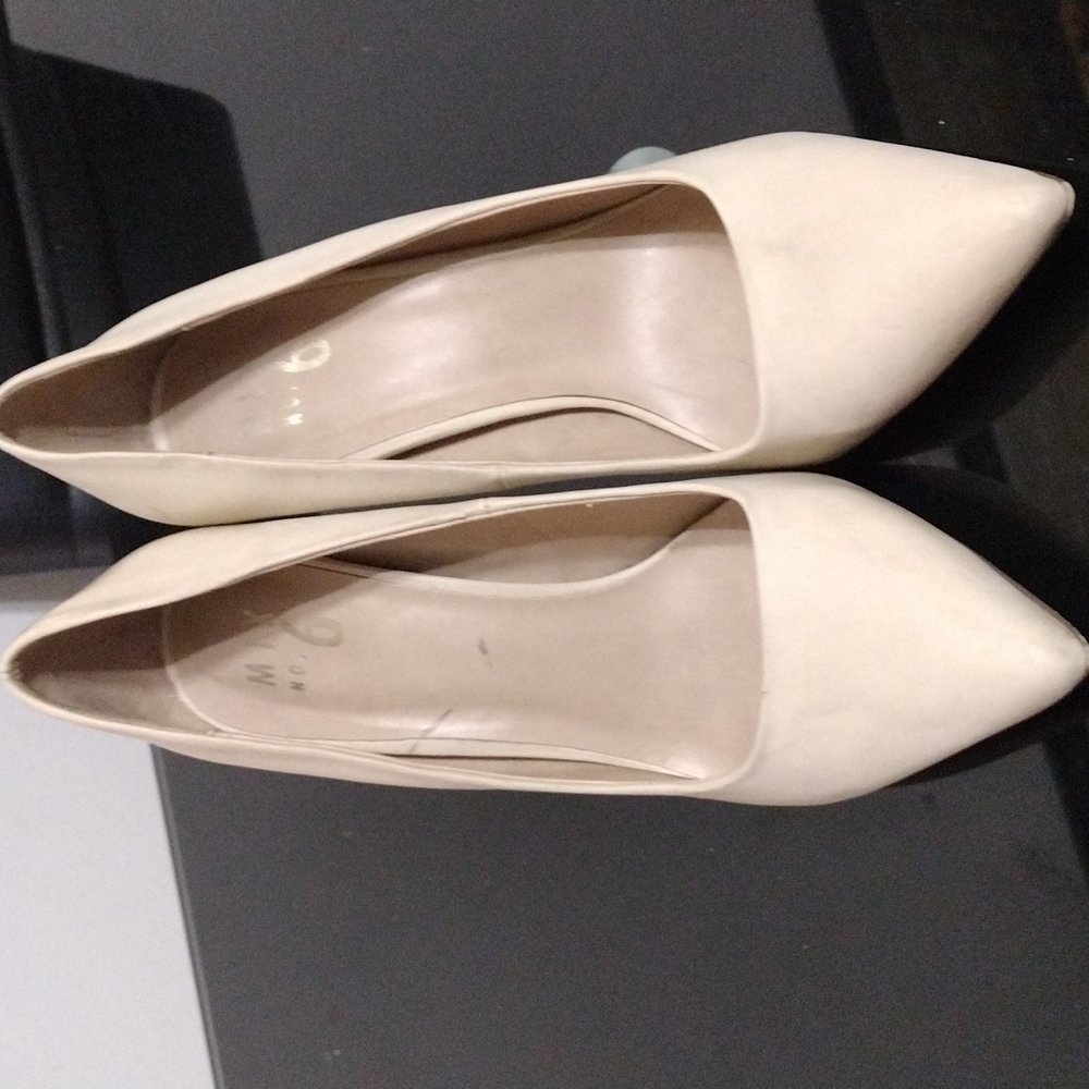 Pumps - Picture 2 of 3